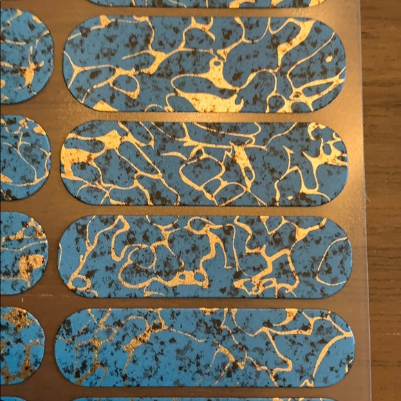 NWT Jamberry Turquoise Nail Wraps - Picture 2 of 2